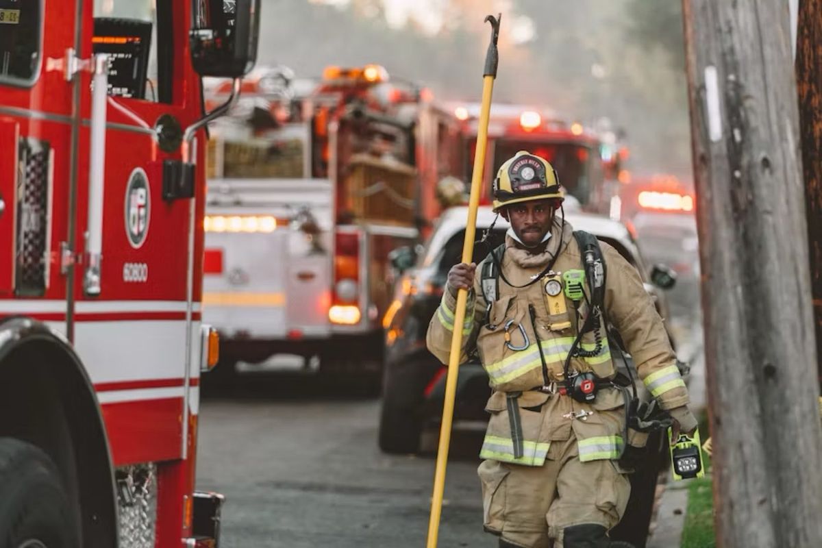Can A Firefighter Arrest Someone?