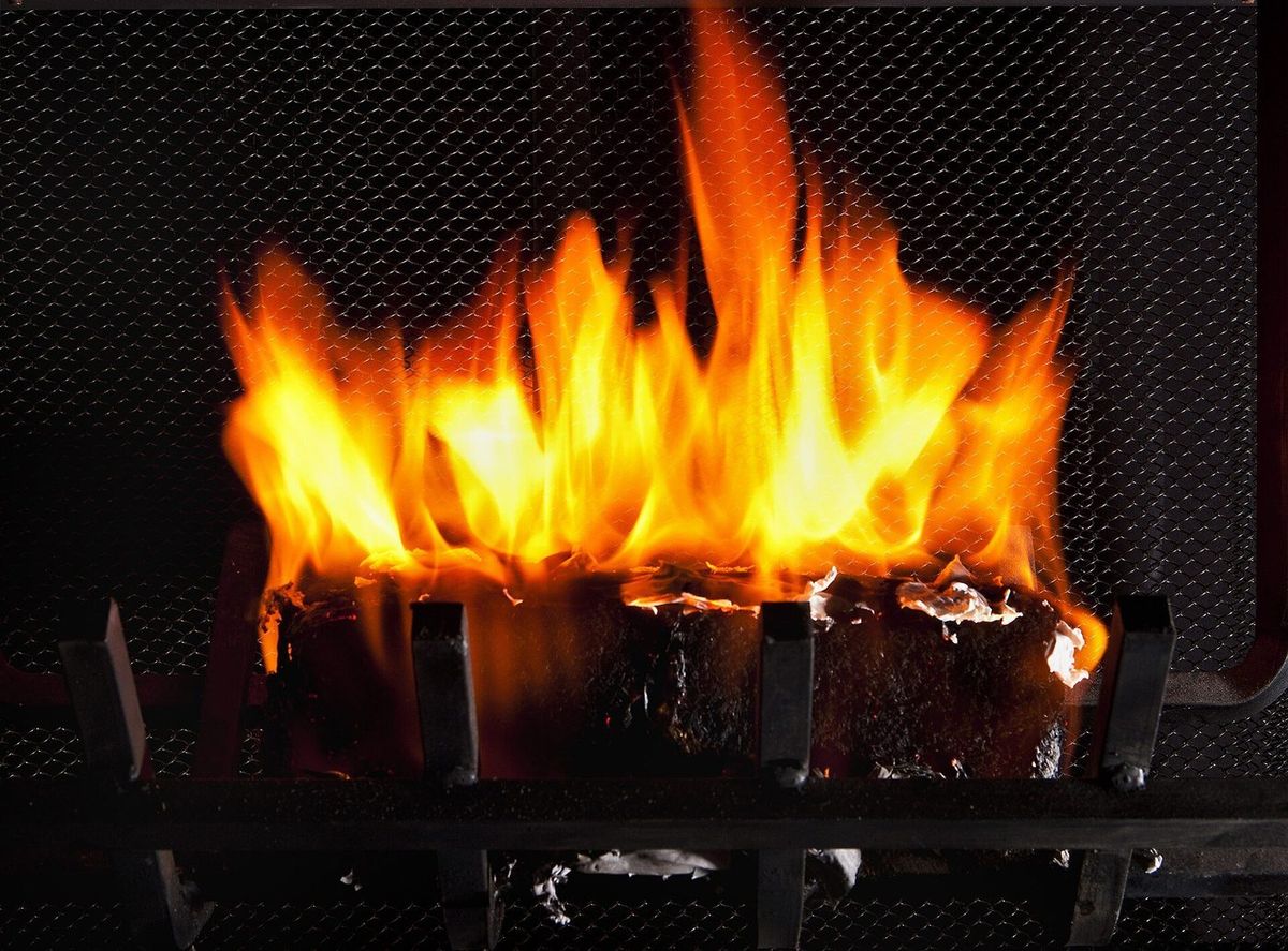 How Hot Does a Wood Fire Get? Exact Temperatures by Wood Type