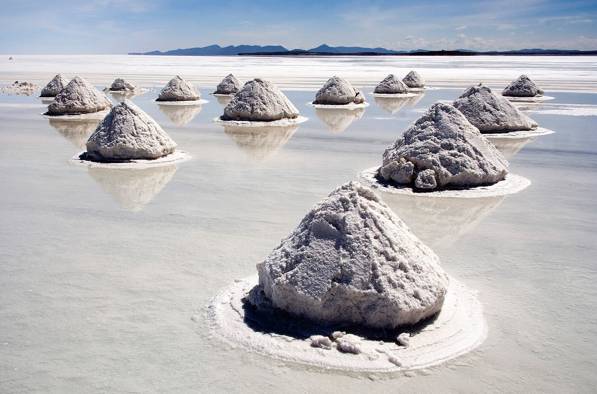 Is Salt Flammable? Why Salt Puts Fires Out Instead of Feeding Them