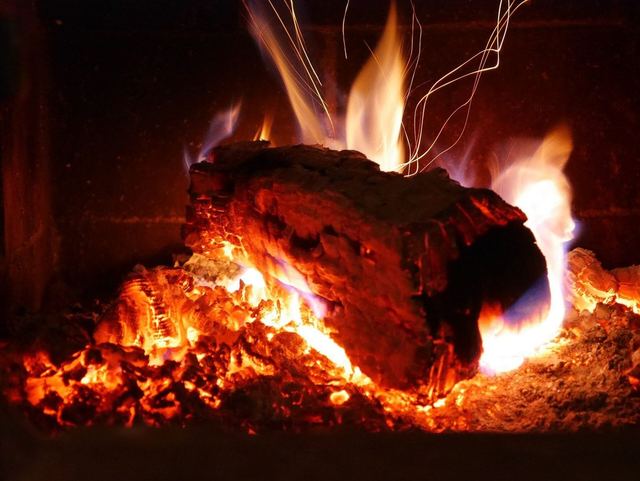 Does fire/smoke keep mosquitoes away?